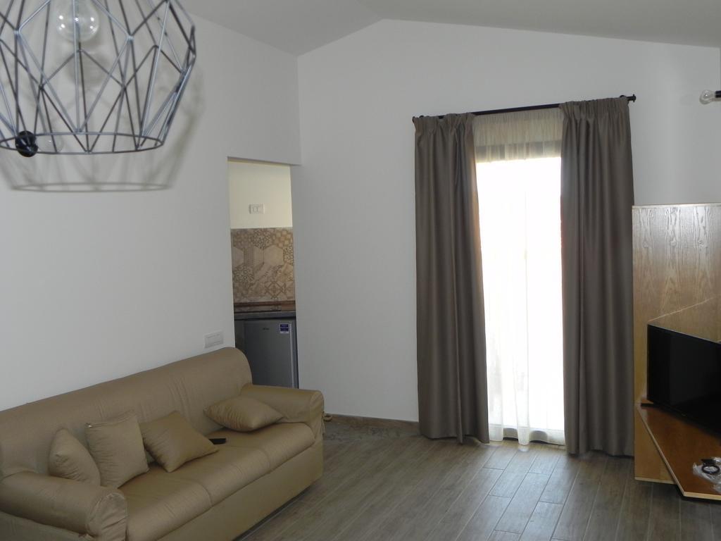 Quinto Tronco Hotel Elini Buitenkant foto